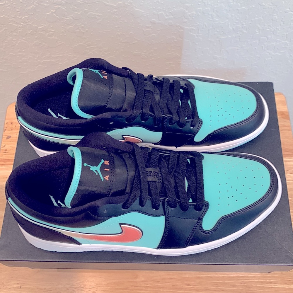 NIKE AIR JORDAN 1 LOW SE SNEAKERS - Picture 4 of 12